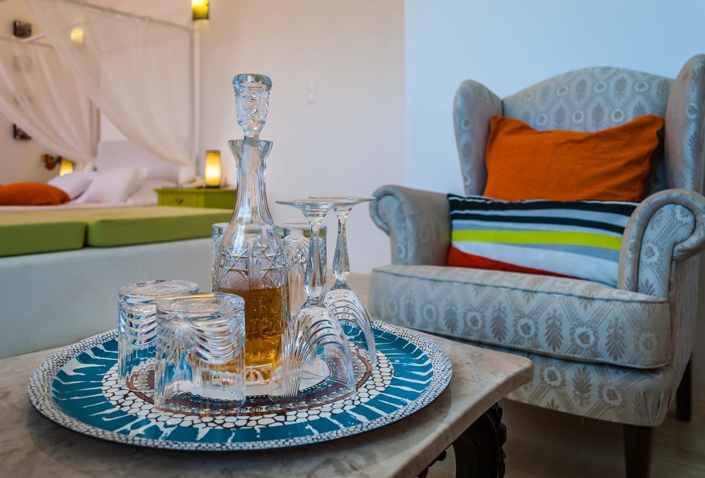 פלאקה Eiriana Luxury Suites מראה חיצוני תמונה
