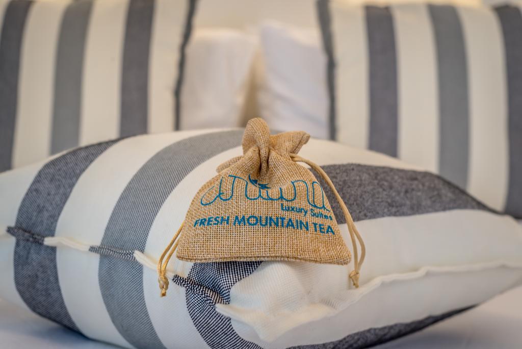 פלאקה Eiriana Luxury Suites מראה חיצוני תמונה