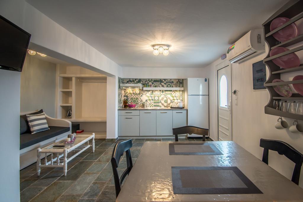 פלאקה Eiriana Luxury Suites מראה חיצוני תמונה