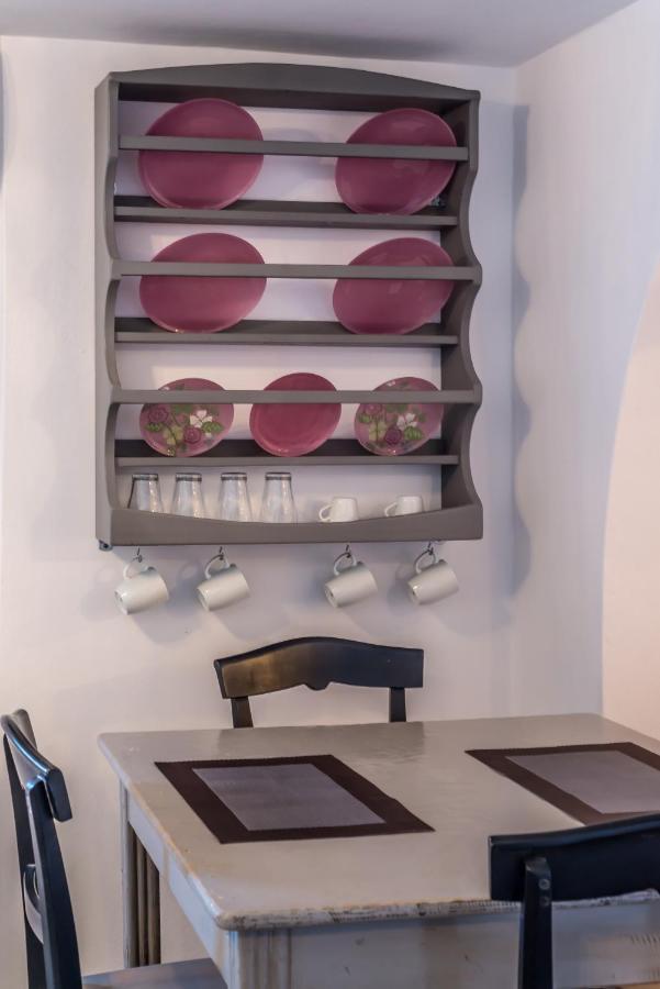 פלאקה Eiriana Luxury Suites מראה חיצוני תמונה