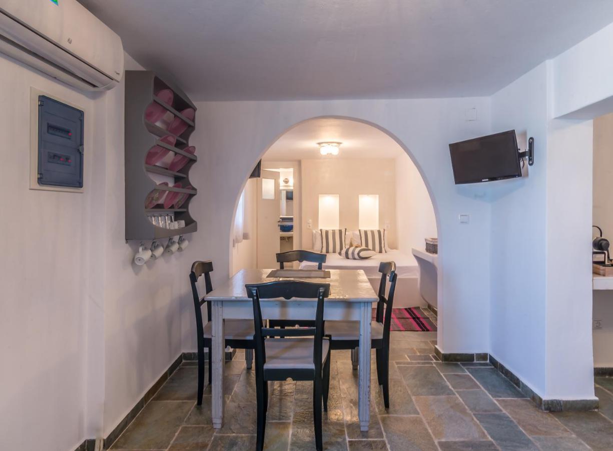 פלאקה Eiriana Luxury Suites מראה חיצוני תמונה